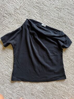 Aritzia babaton Script top black